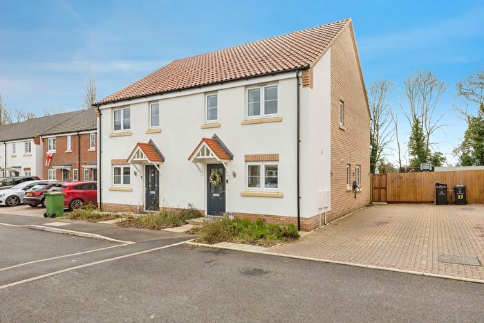 3 Bedroom Semi Detached House For Sale In Saxon Heath Close, Attleborough, Norfolk, NR17