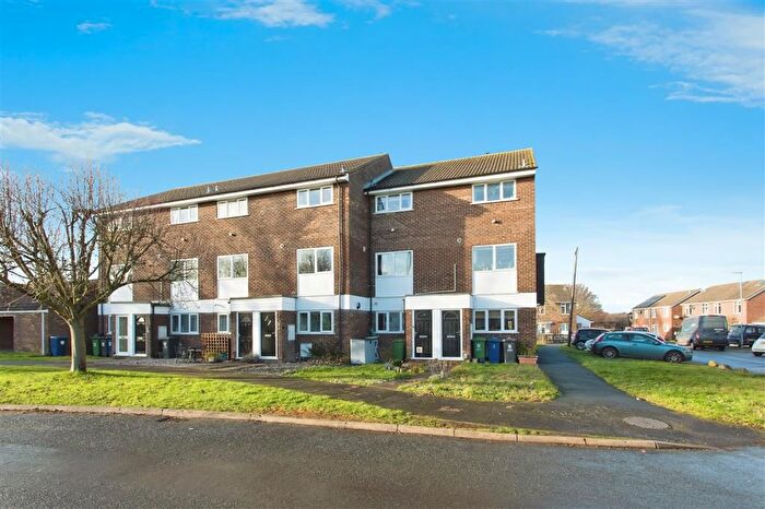 2 Bedroom Flat For Sale In Asplins Close, Over, Cambridge, CB24