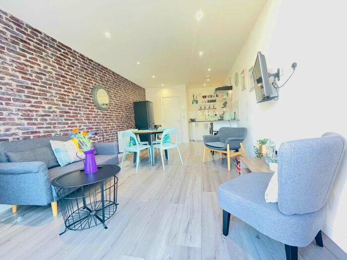 2 Bedroom Apartment To Rent In Arendale Court, Hendon Way, London, NW4