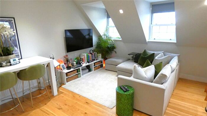 2 Bedroom Apartment To Rent In Crown Street, Brentwood, Essex, CM14