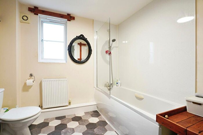 2 Bedroom Flat For Sale In Tryelyn, Bodmin, Cornwall, PL31