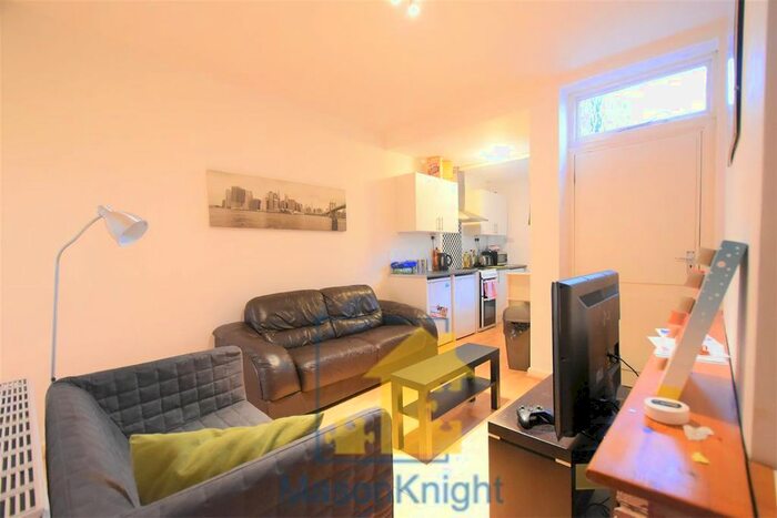 4 Bedroom Terraced House To Rent In Winnie Road, Selly Oak, Birmingham, B29