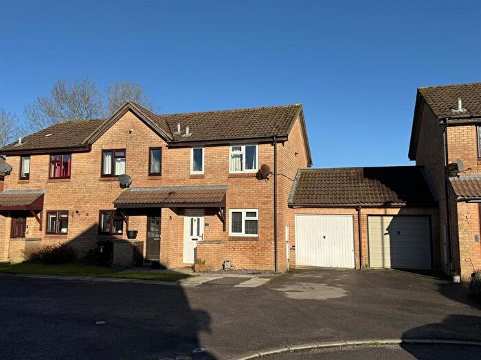 2 Bedroom End Of Terrace House For Sale In Blackbird Close, Westfield, BA3