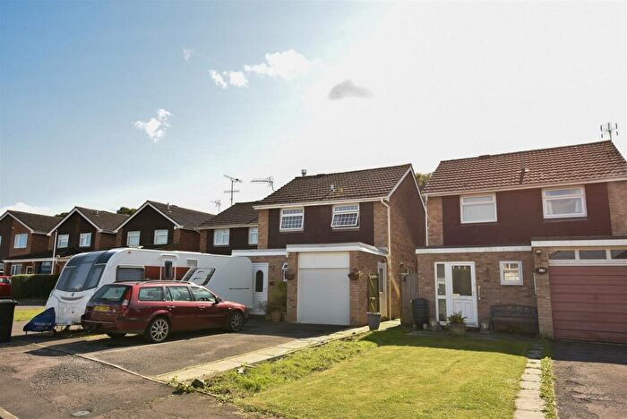 3 Bedroom Detached House For Sale In Broadmere Close, Dursley, GL11