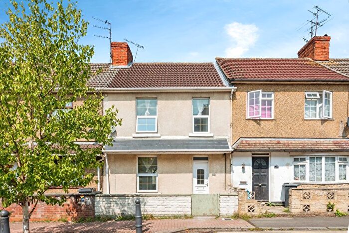 3 Bedroom Terraced House For Sale In Edinburgh Street, Swindon, Wiltshire, SN2