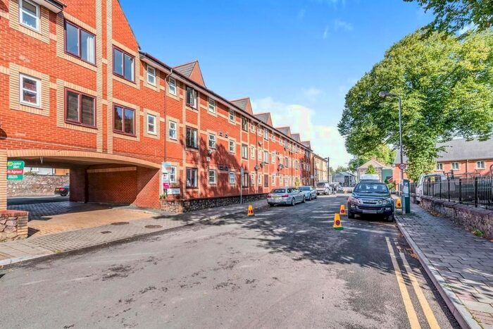 2 Bedroom Flat To Rent In Windsor Mews, Adamsdown Square, Cardiff, CF24