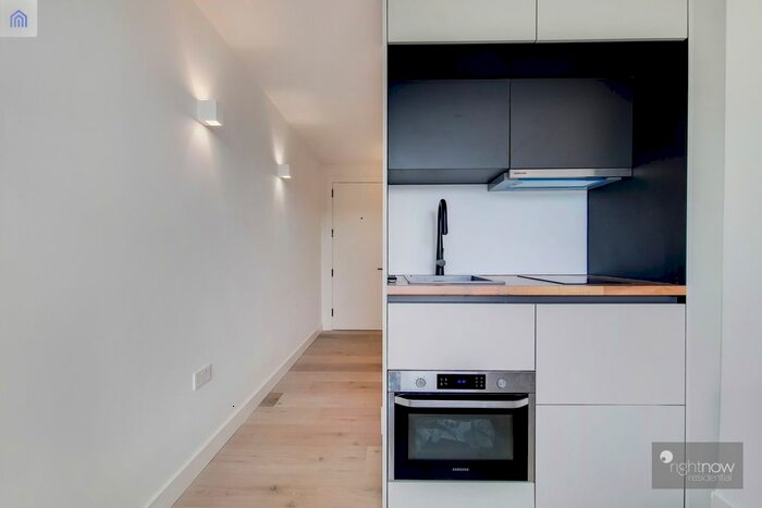 Studio To Rent In Charlton Church Lane, London, SE7