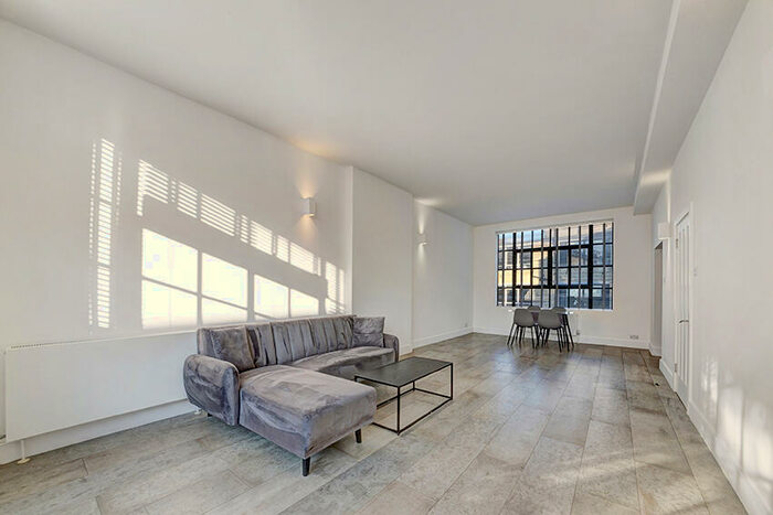 2 Bedroom Apartment To Rent In Great Sutton Street, Clerkenwell London, EC1V