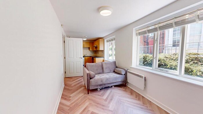 2 Bedroom House To Rent In Yalta Court, Leeds, LS2