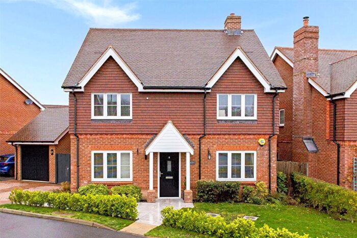 4 Bedroom Detached House For Sale In Centenary Field, Bramley, RG26