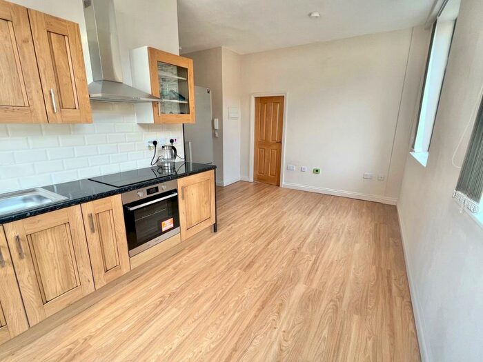 1 Bedroom Flat To Rent In Southgate House, Halifax, HX1
