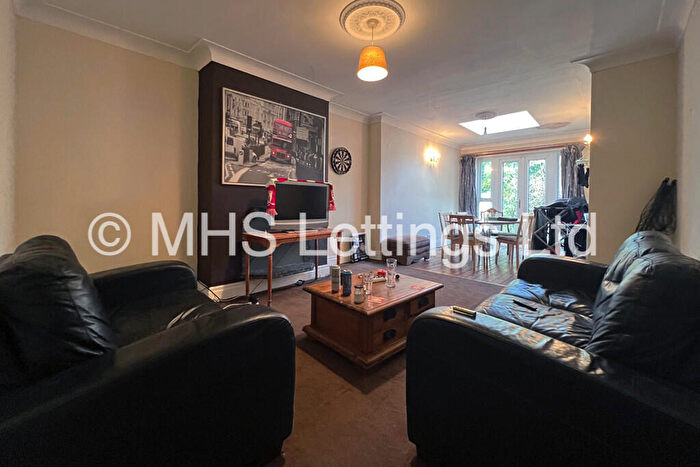 4 Bedroom Semi-Detached House To Rent In Becketts Park Drive, Leeds, LS6