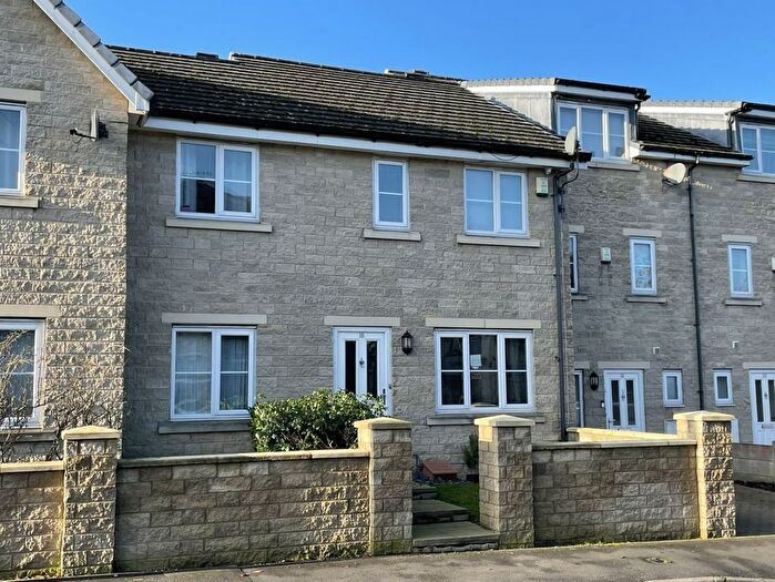 2 Bedroom Town House For Sale In Clifton Street, Burnley, BB12