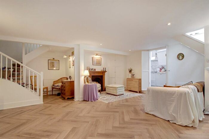 2 Bedroom House For Sale In Haverstock Hill, Belsize Park, London, NW3