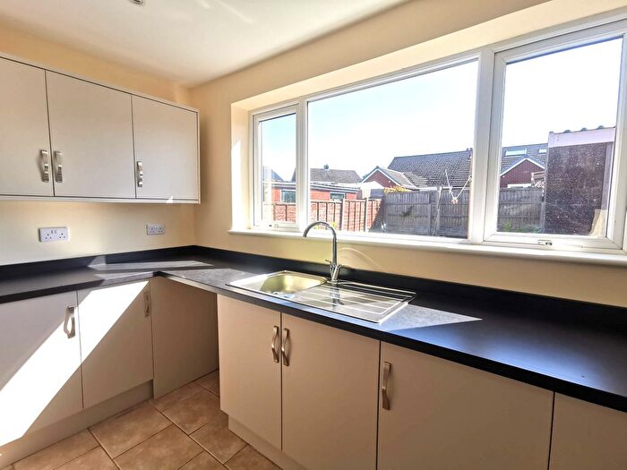 2 Bedroom Semi-Detached Bungalow For Sale In Hoghton Road Leyand, Leyland, PR25