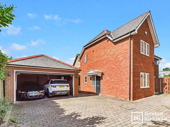3 Bedroom Detached House For Sale In Tye Common Road, Billericay, CM12
