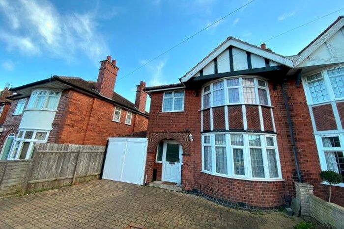 3 Bedroom Property To Rent In Poplar Avenue, Leicester, LE4