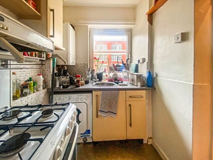 1 Bedroom Flat To Rent In Grimthorpe House, EC1V