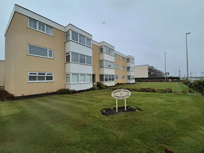 2 Bedroom Penthouse For Sale In Queens Promenade, Thornton-Cleveleys, FY5
