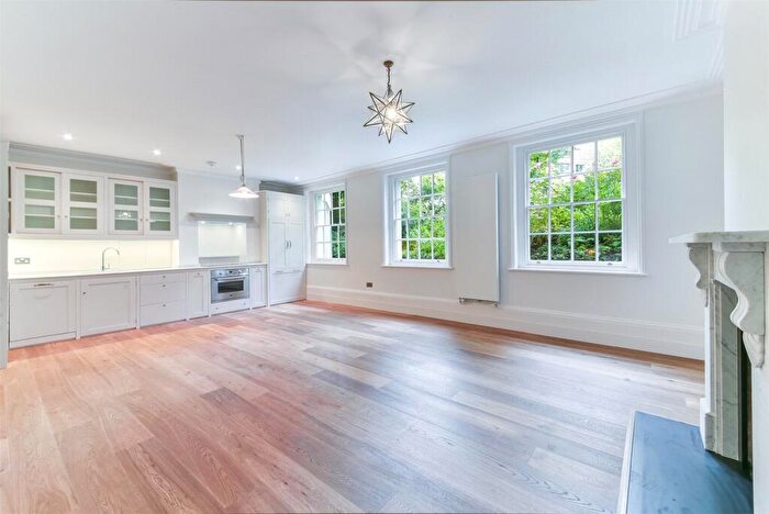 3 Bedroom Apartment To Rent In Gloucester Avenue, Primrose Hill, London, NW1