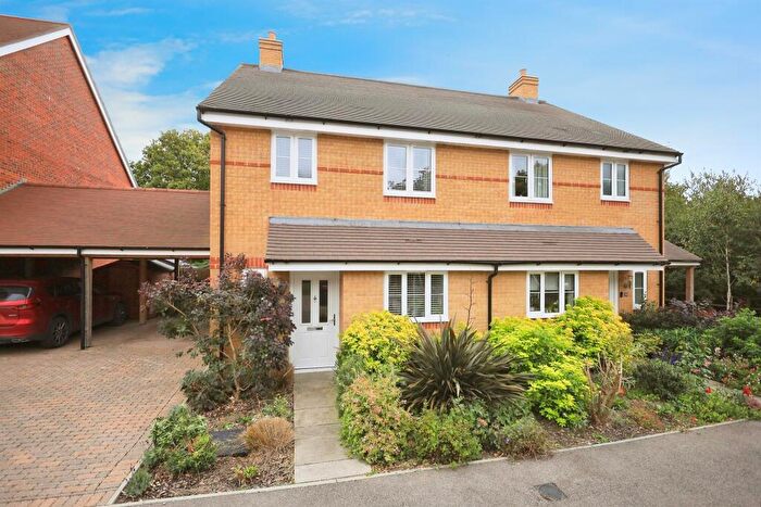 3 Bedroom Semi-Detached House For Sale In Primrose Way, Polegate, BN26