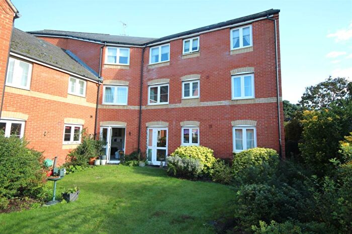 1 Bedroom Retirement Property For Sale In Waltham Road, Twyford, Reading, RG10