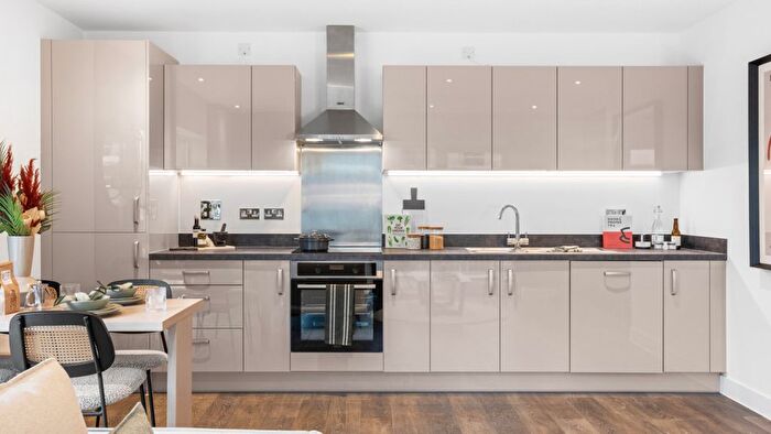 2 Bedroom Flat For Sale In Newmarket Road, Cambridge, CB5