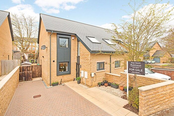 3 Bedroom Semi-Detached House For Sale In Stansfield Close, Ilkley, LS29