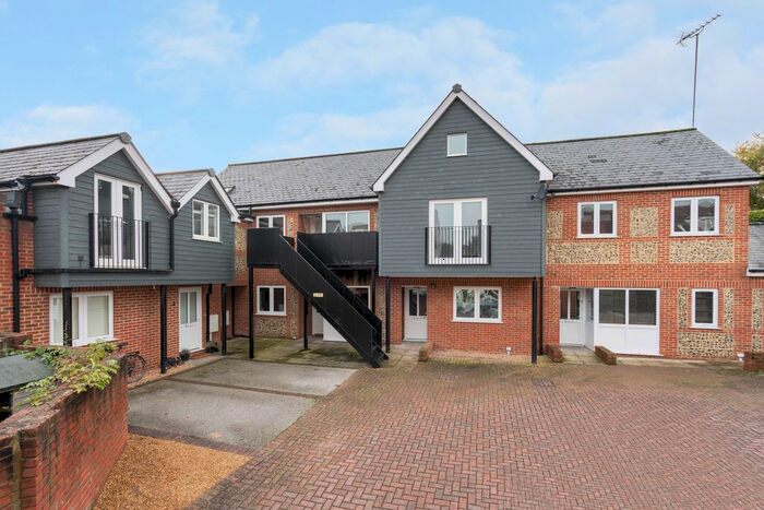 1 Bedroom Maisonette To Rent In Falkland Road, Dorking, RH4