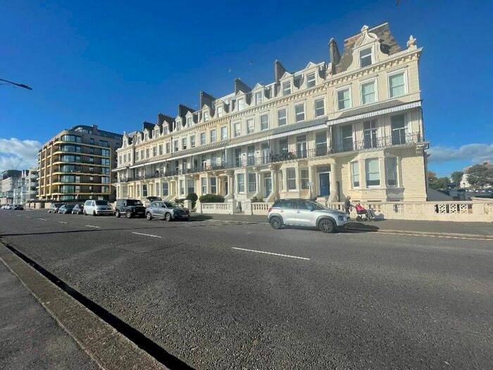 2 Bedroom Flat To Rent In Kingsway, Brighton, BN3