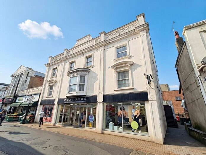 1 Bedroom Apartment To Rent In High Street, Ryde, PO33