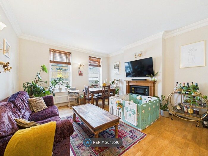 2 Bedroom Flat To Rent In Bethnal Green Road, London, E2