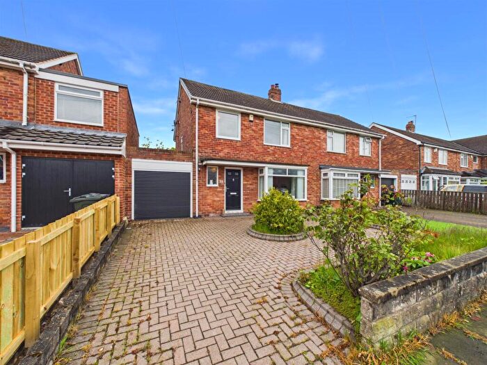 3 Bedroom Semi-Detached House For Sale In Arundel Drive, West Monkseaton, NE25