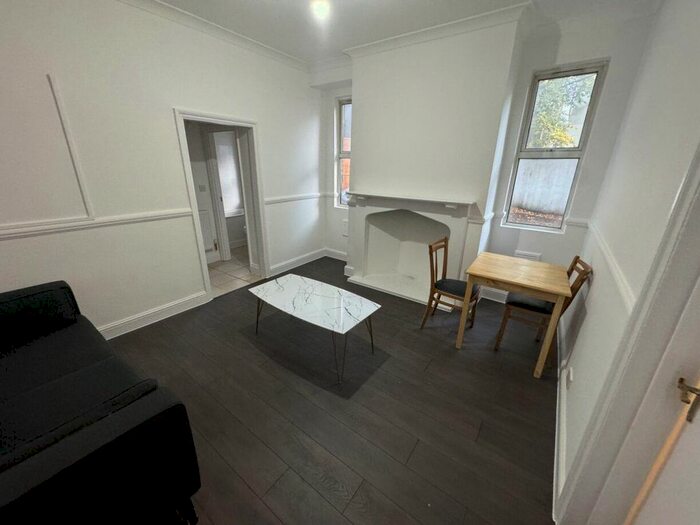 1 Bedroom Flat To Rent In Shoot Up Hill, London, NW2
