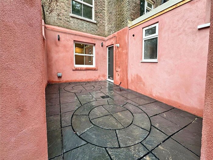 1 Bedroom Flat To Rent In Lime Hill Road, Tunbridge Wells, Kent, TN1