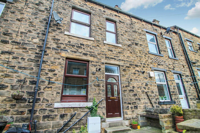 3 Bedroom Terraced House To Rent In North View Terrace, LS28