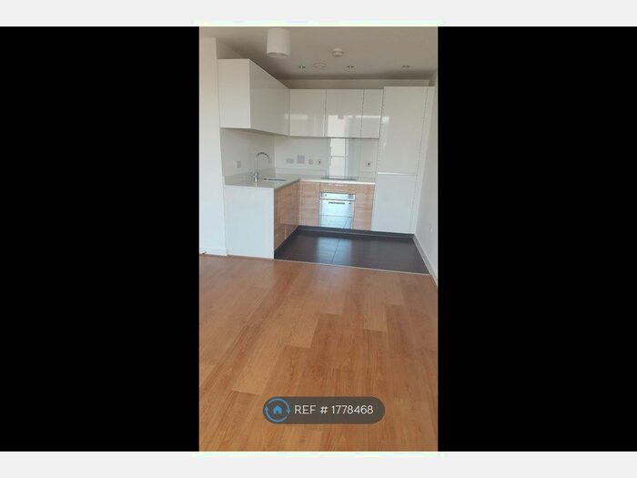 1 Bedroom Flat To Rent In St. Clements Avenue, Romford, RM3