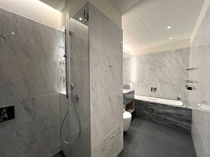 2 Bedroom Flat To Rent In Apartment, Nine Elms Lane, London, SW8