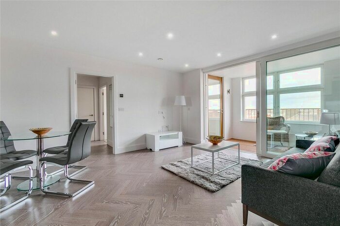 1 Bedroom Flat To Rent In Somerset Road, London, N18