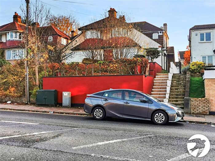 2 Bedroom Maisonette To Rent In Dartford Road, Dartford, Kent, DA1