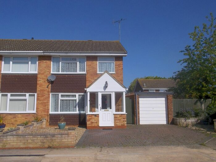 3 Bedroom Semi-Detached House To Rent In Birkdale Close, Bletchley, MK3