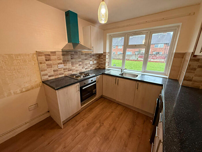 3 Bedroom Flat To Rent In Shawbury, Birmingham, B12