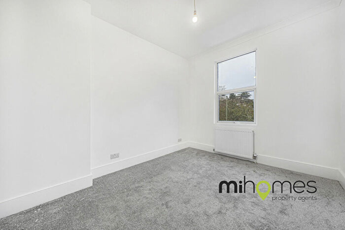 2 Bedroom Apartment For Sale In Wood Street, EN5