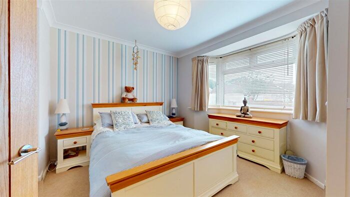 4 Bedroom Chalet For Sale In Newton Road, Swanage, BH19 - Photo 5
