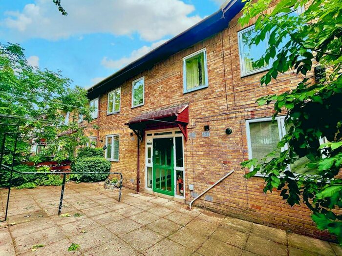 1 Bedroom Flat To Rent In Houston Court, Newcastle, NE4