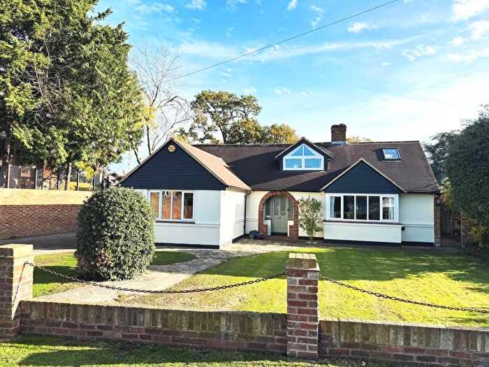 5 Bedroom Detached Bungalow For Sale In Cotswold Close, Staines-Upon-Thames, Surrey, TW18