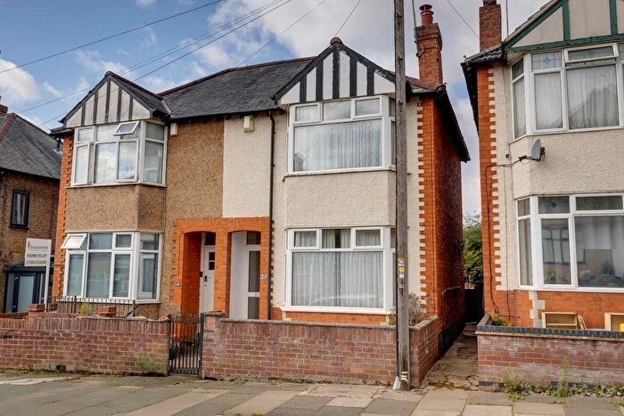 3 Bedroom Semi-detached House For Sale In Beech Avenue, Abington, Northampton, NN3