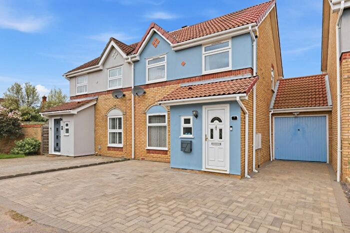 3 Bedroom Semi Detached House For Sale In Cambridge Close, Langdon Hills, Basildon, Essex, SS16