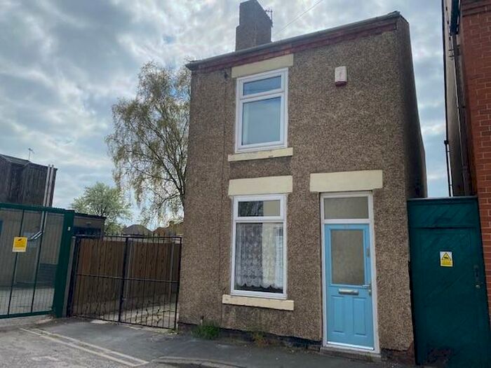 3 Bedroom Property To Rent In Victoria Street, Ripley, DE5