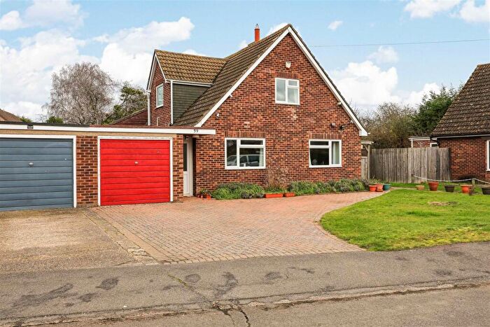 3 Bedroom Link Detached House For Sale In Weir Road, Hemingford Grey, Huntingdon, PE28
